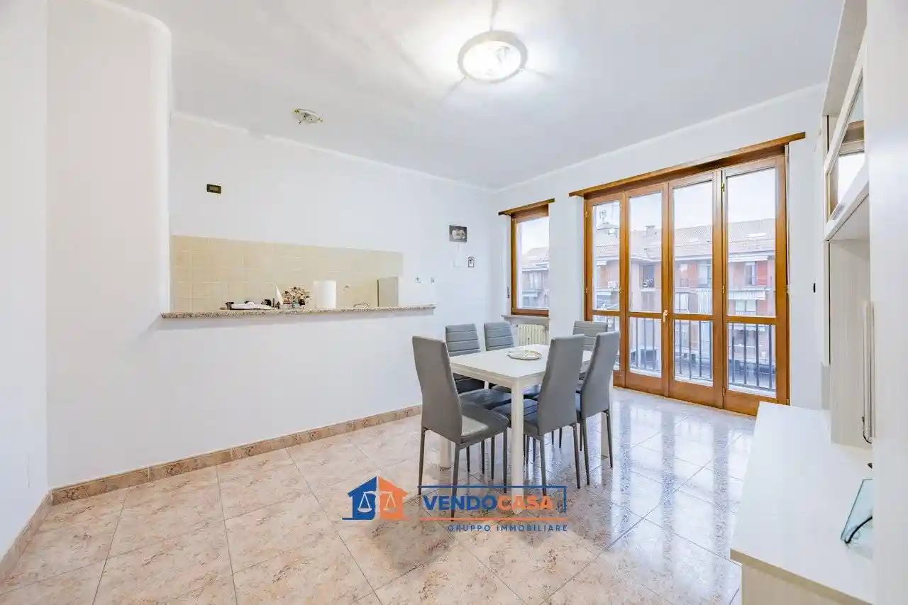 Trilocale via Camillo Benso di Cavour 15, Centro Storico, Moncalieri - foto 2