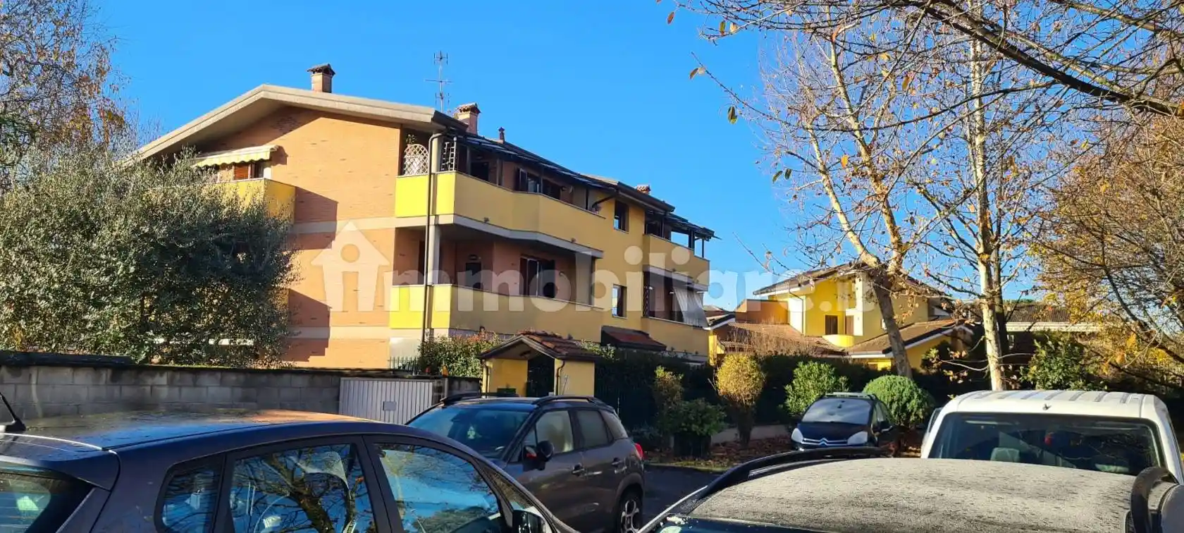 Appartamento in vendita a Caronno Pertusella