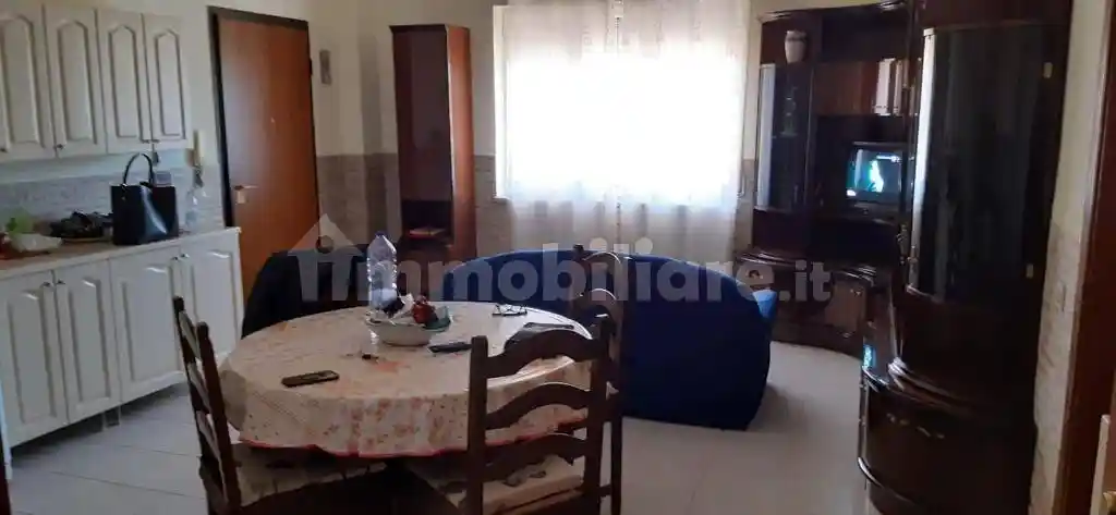 Trilocale via Repubblica Ceca 10, Tufolo, Farina, Crotone - foto 3