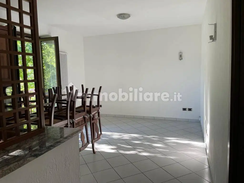 Trilocale via Monte Grivola 14, Centro, Aosta - foto 2