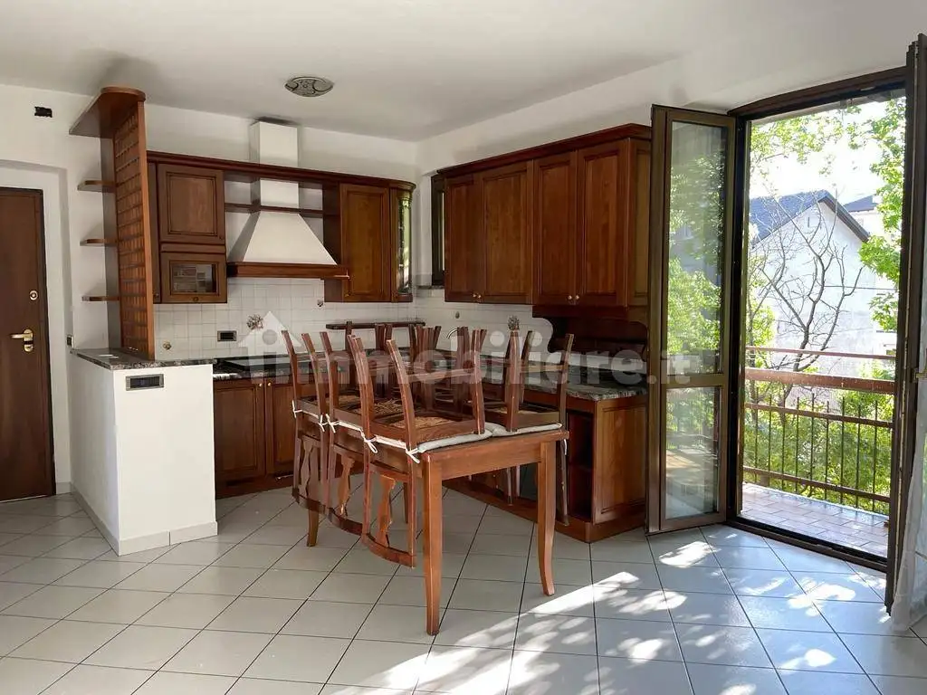 Trilocale via Monte Grivola 14, Centro, Aosta - foto 3