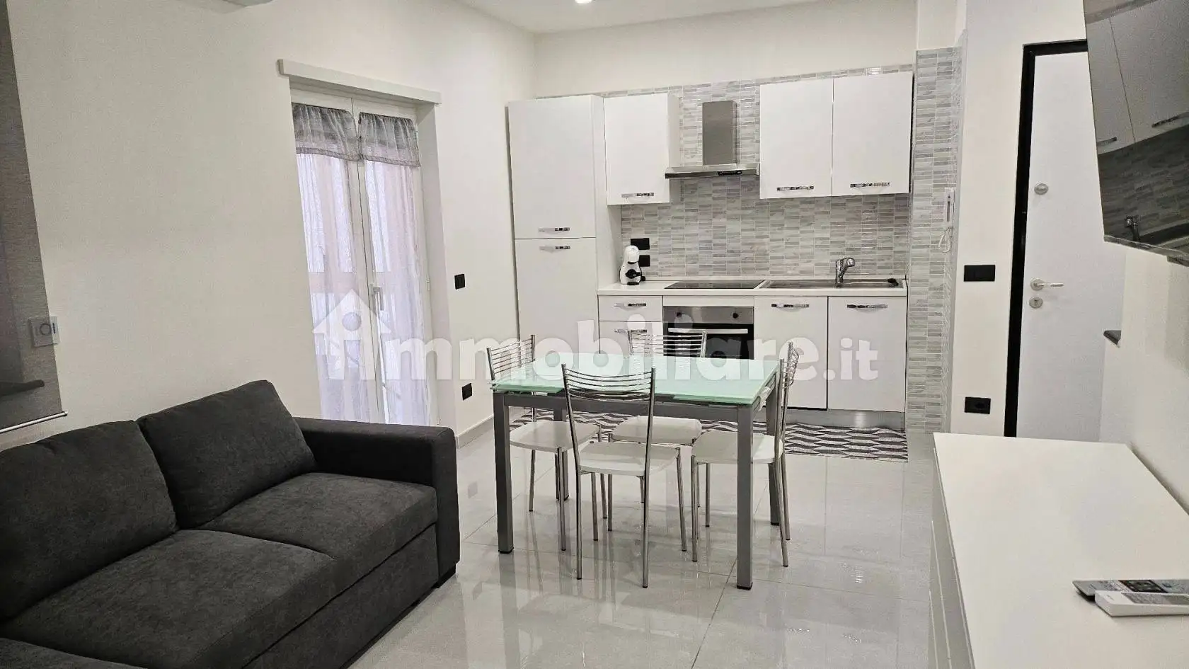 Appartamento in affitto a Napoli