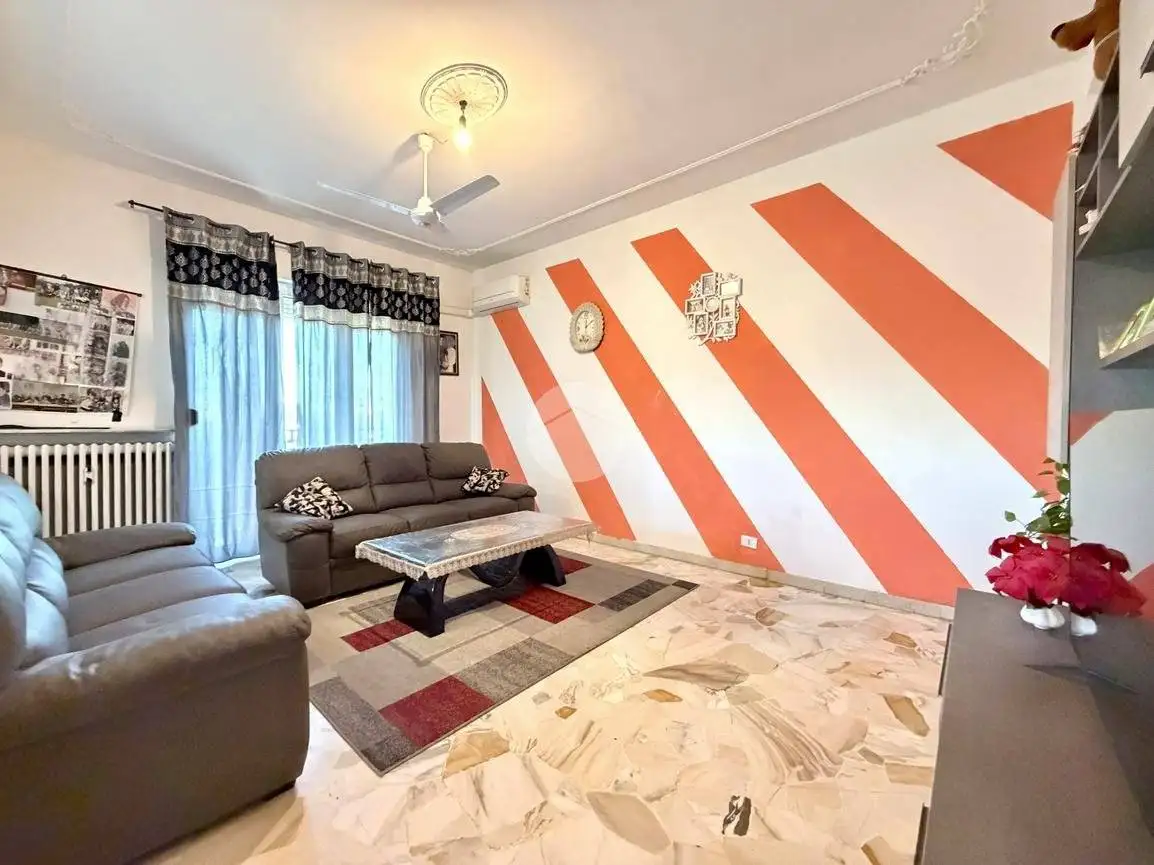 Trilocale via Simone da Corbetta 44, Semicentro, Isola, Corbetta - foto 2