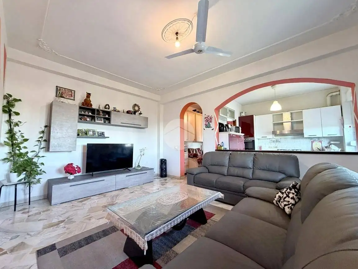 Trilocale via Simone da Corbetta 44, Semicentro, Isola, Corbetta - foto 3