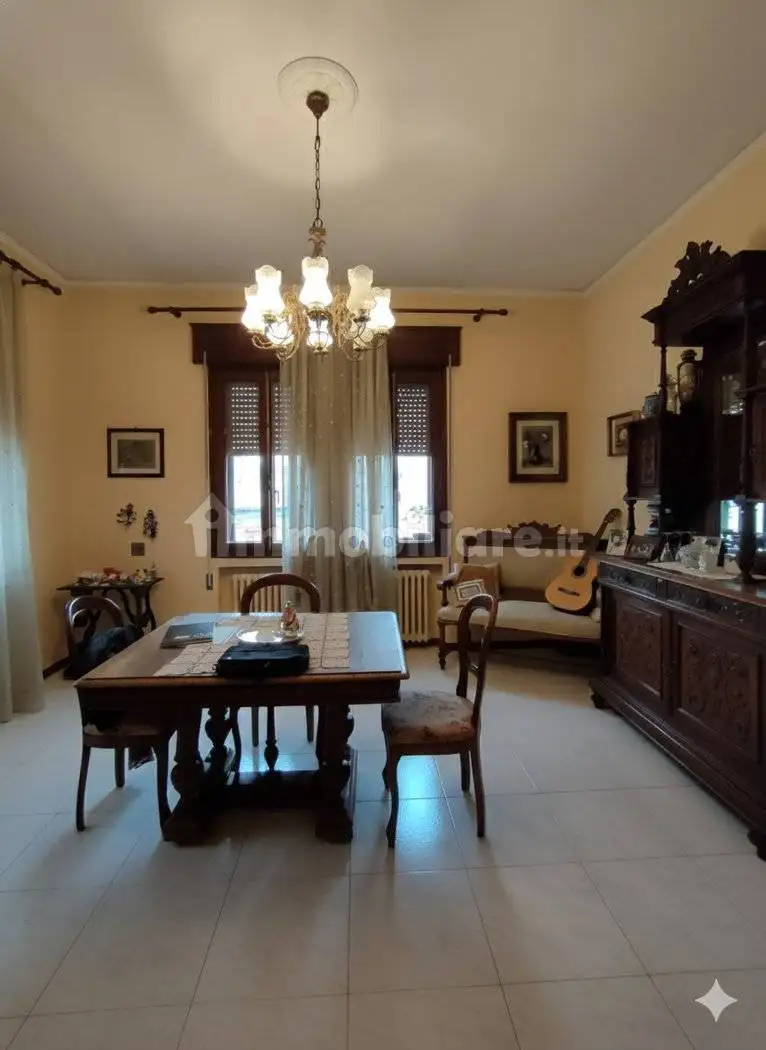 Villa in vendita a Adria