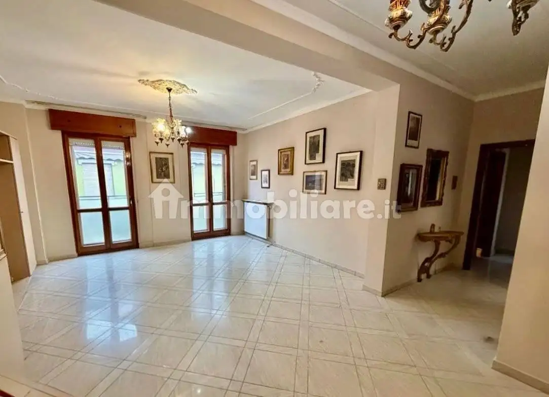 Appartamento in vendita a Piacenza