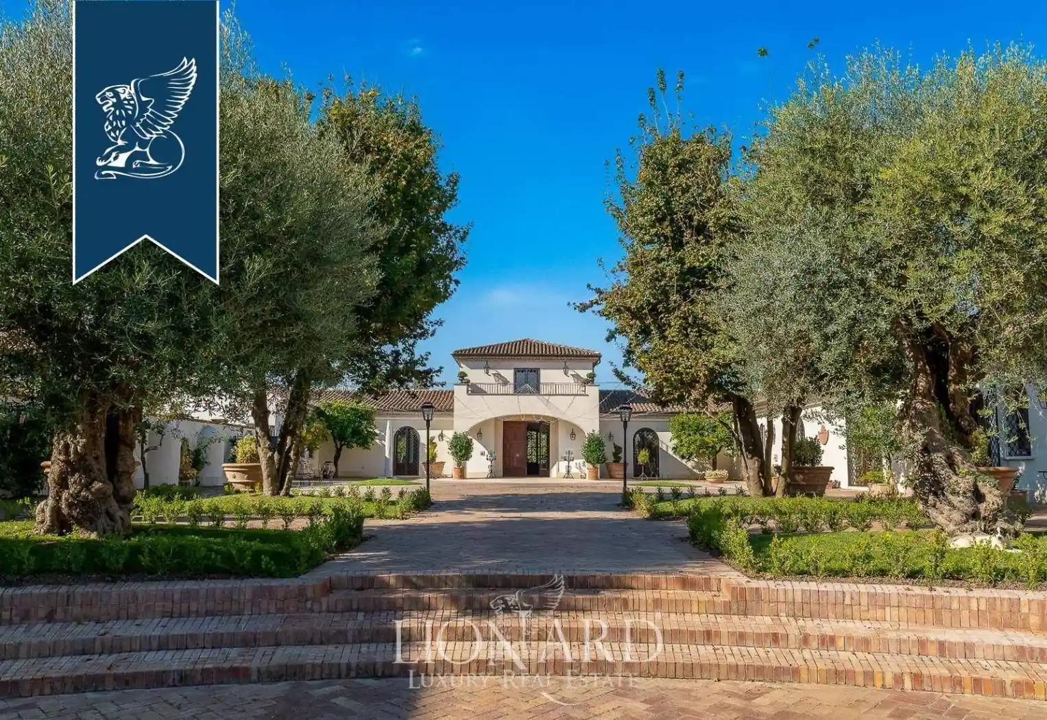 Villa unifamiliare, buono stato, 2300 m², Dragoni - foto 2