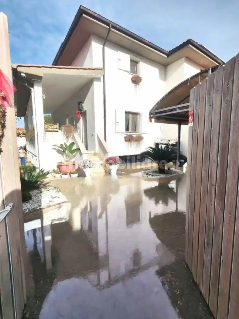 Villa bifamiliare viale Nevada, Miami, Ladispoli - foto 3