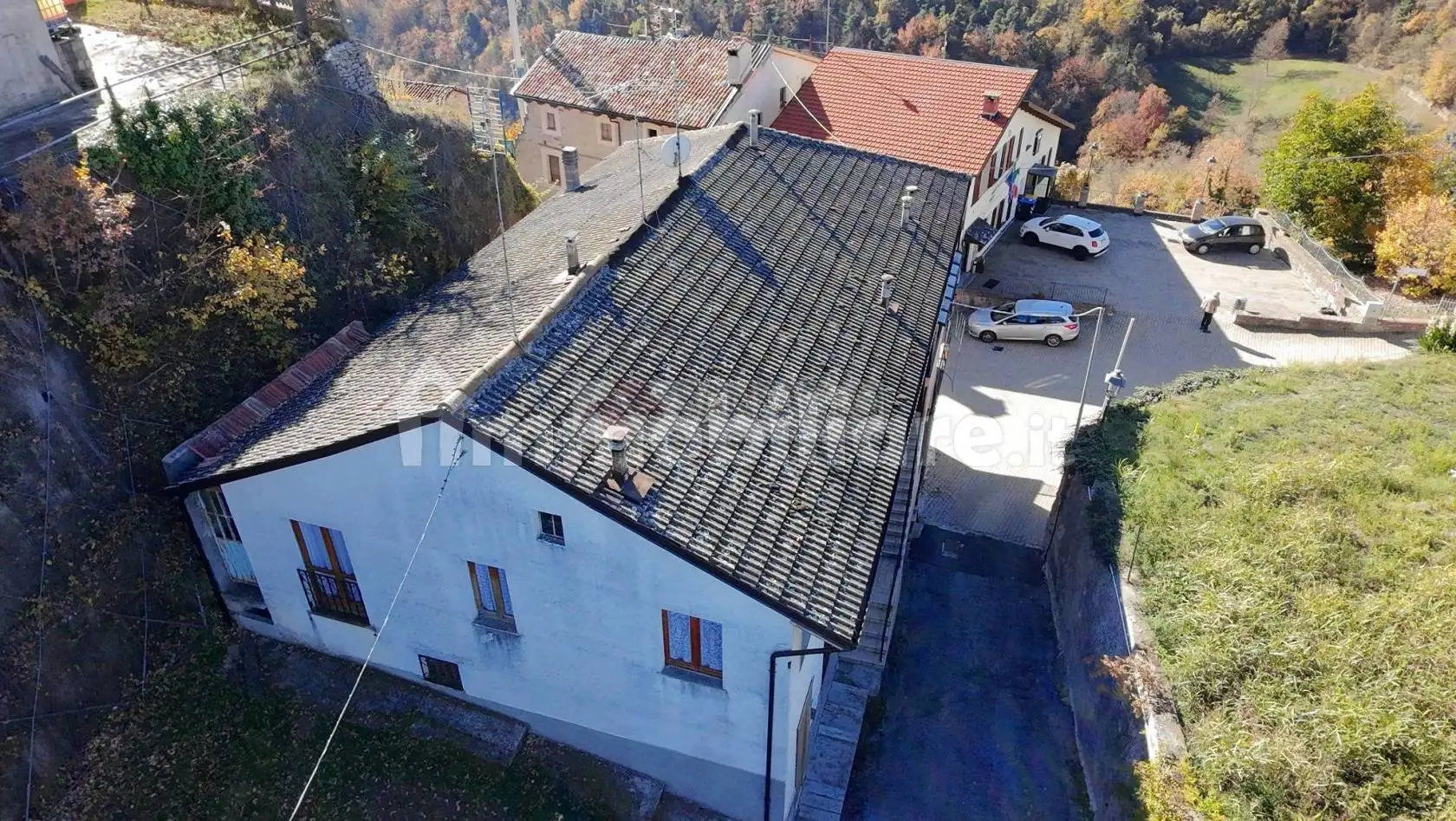 Casa indipendente in vendita a Cerretto Langhe