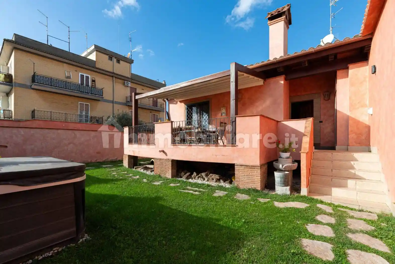 Villa bifamiliare via Medardo Rosso 24, Acilia, Roma - foto 3