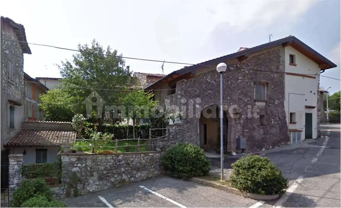 Casa indipendente in asta a Serle