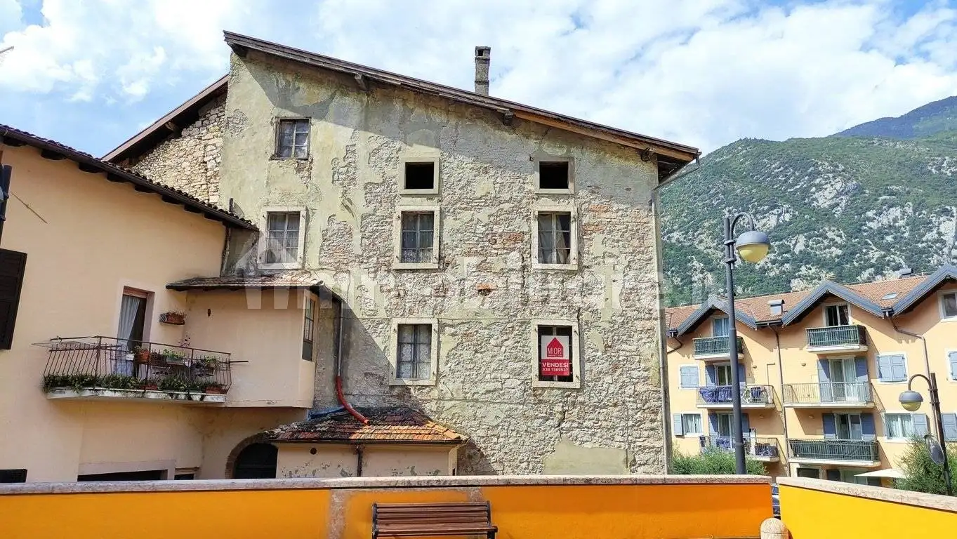 Casa indipendente in vendita a Vallelaghi