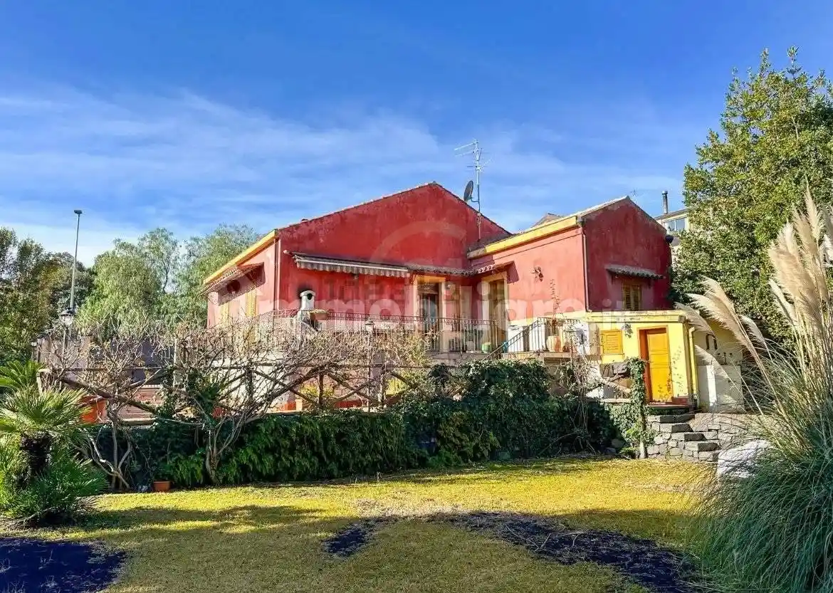 Villa in vendita a Zafferana Etnea