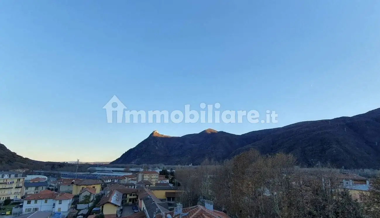 Trilocale via Cesare Battisti 6, Centro, Condove - foto 2