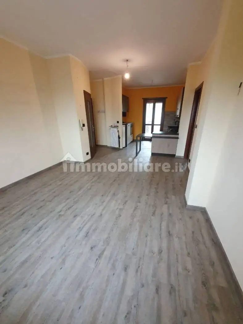 Trilocale via Cesare Battisti 6, Centro, Condove - foto 3