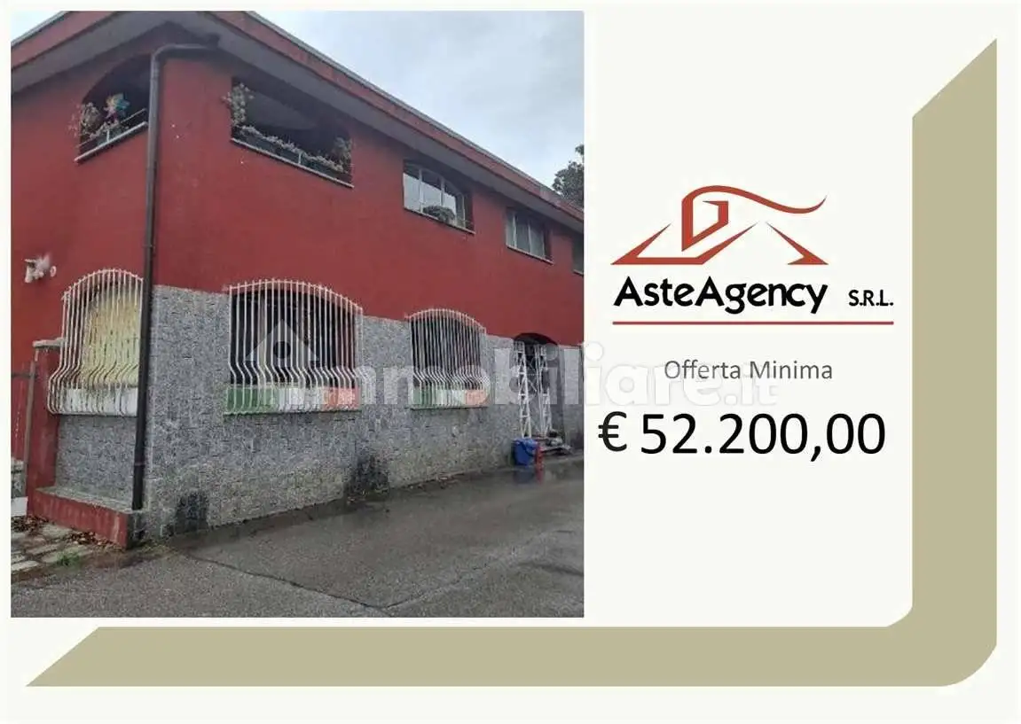 Appartamento in asta a Leggiuno