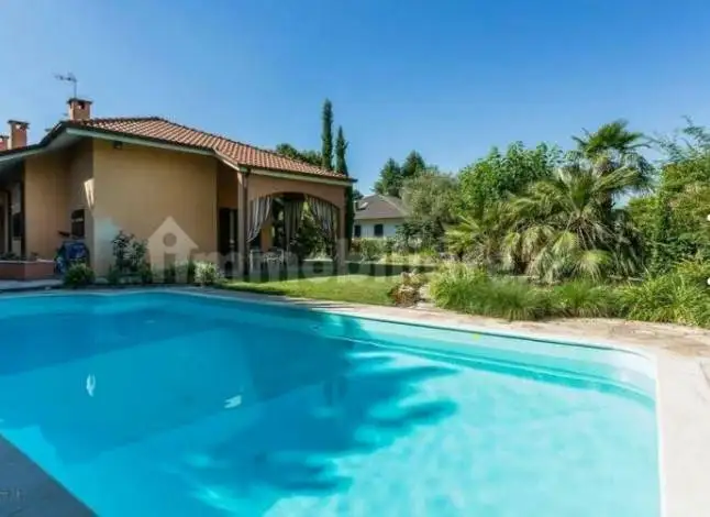 Villa in vendita a Camparada