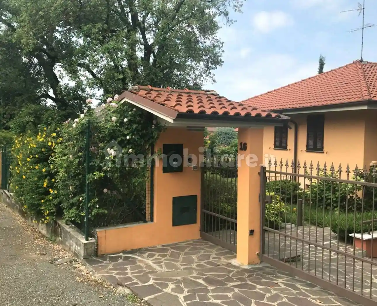 Villa unifamiliare via Monviso 16, Centro, Camparada - foto 2