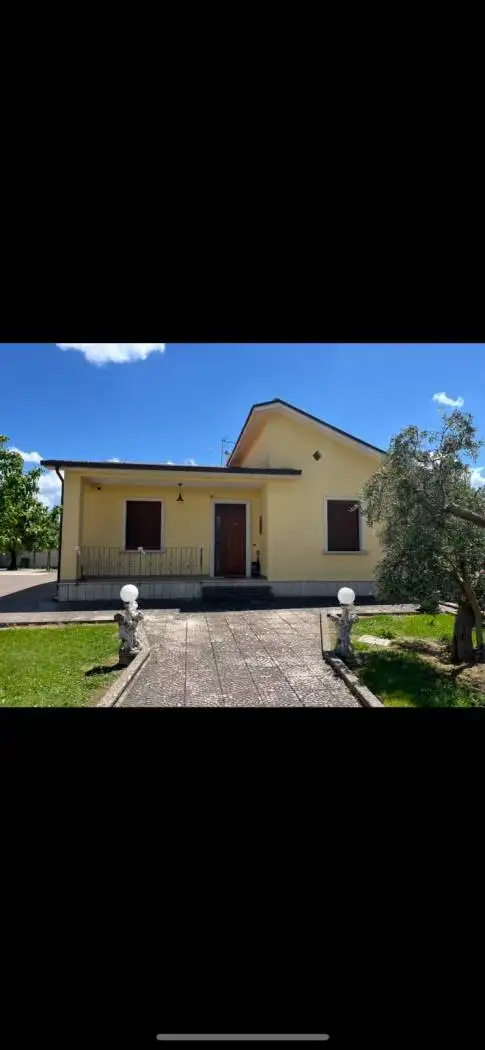 Villa bifamiliare Contrada Torana 41, Ariano Irpino