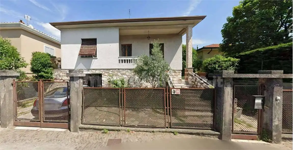 Casa indipendente in vendita a Cavaion Veronese