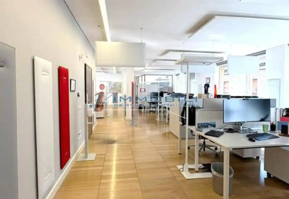 Palazzo - Edificio in affitto a Milano