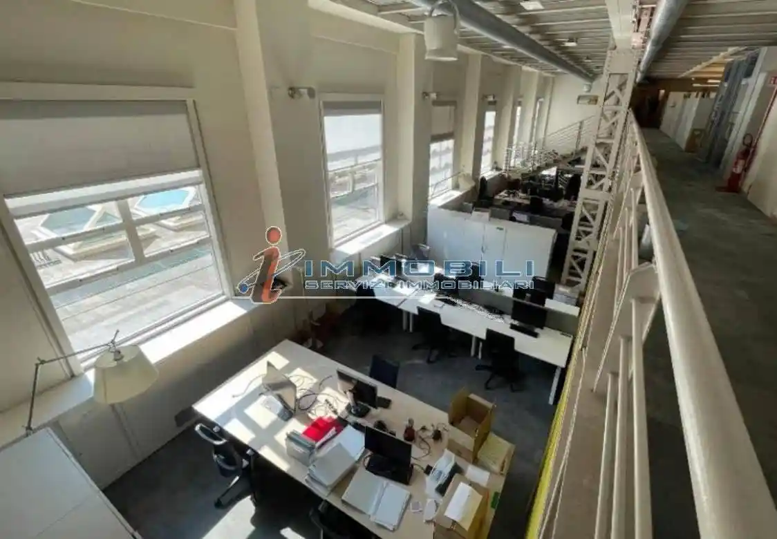 Palazzo - Edificio in affitto a Milano