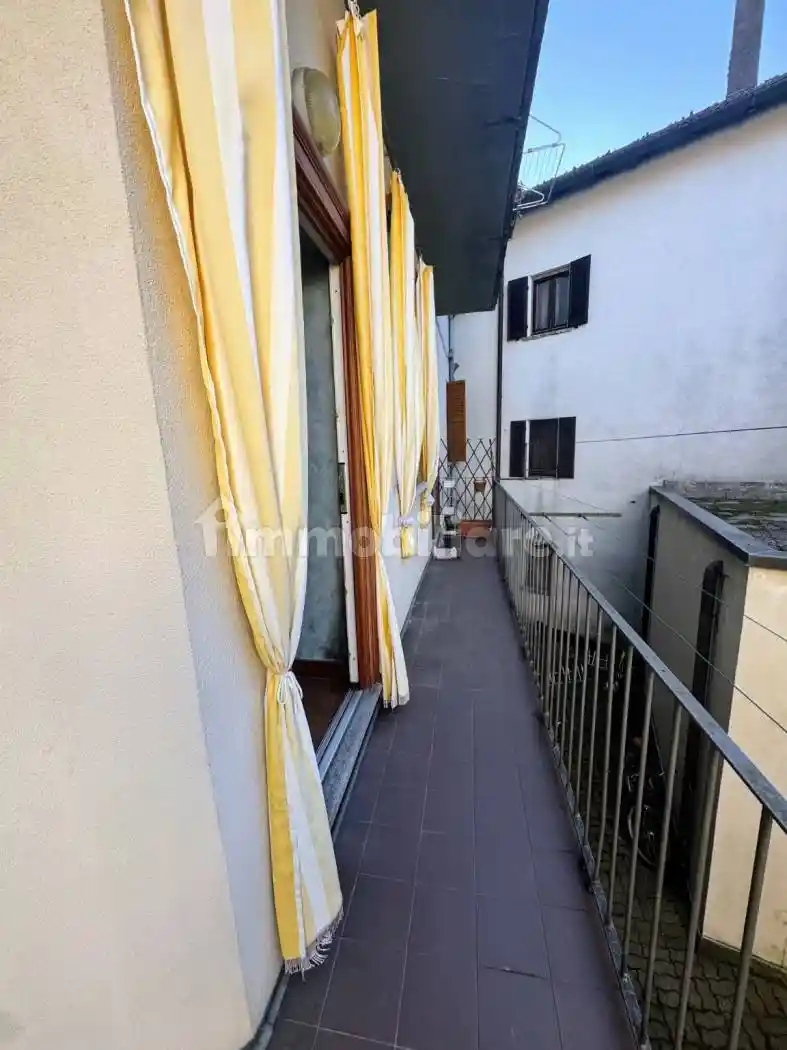 Trilocale via Giuseppe Garibaldi, Comerio - foto 2