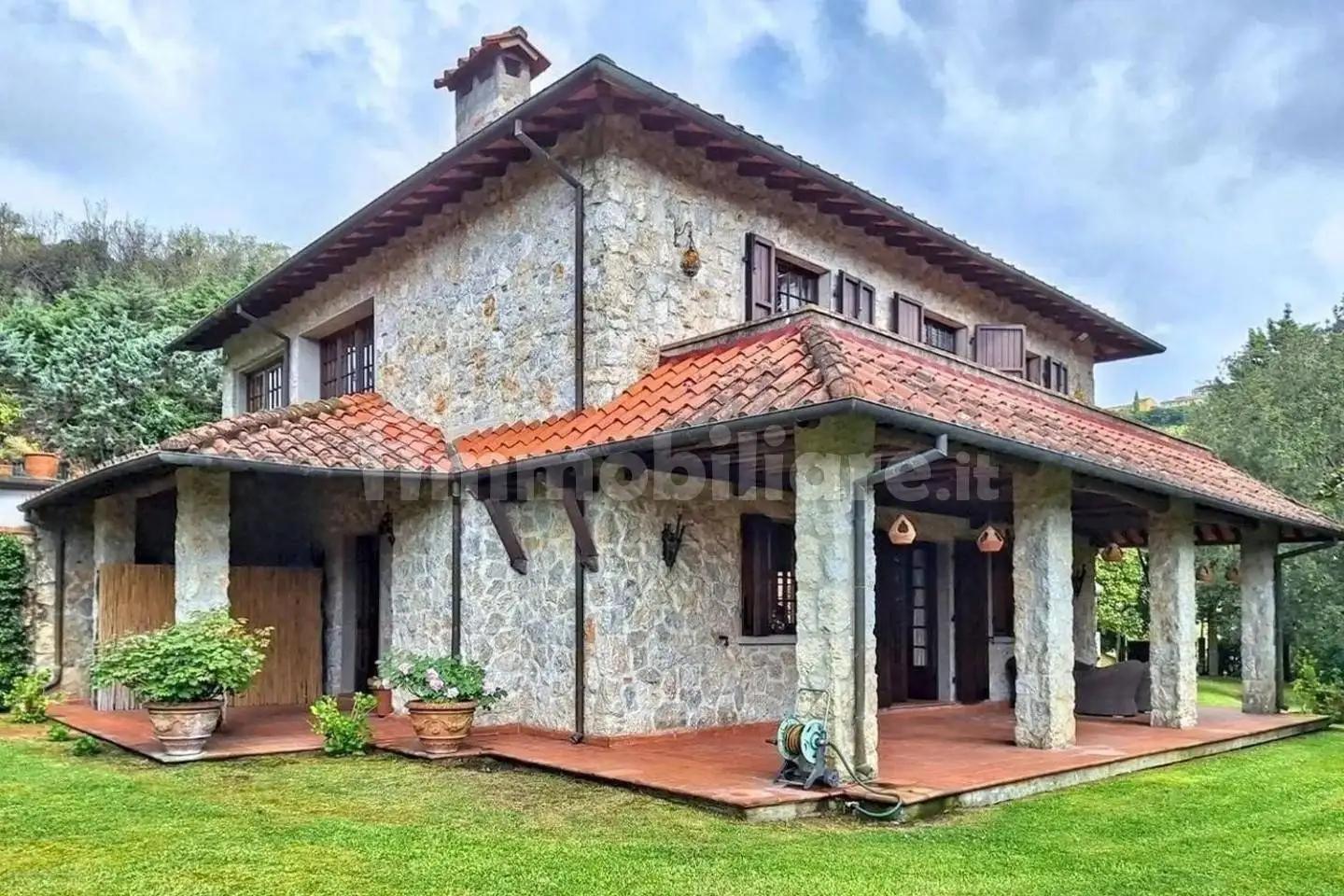 Villa in asta a Camaiore