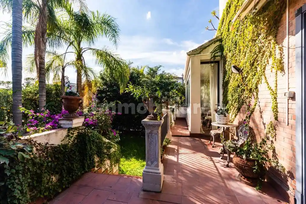 Villa in vendita a Aci Castello