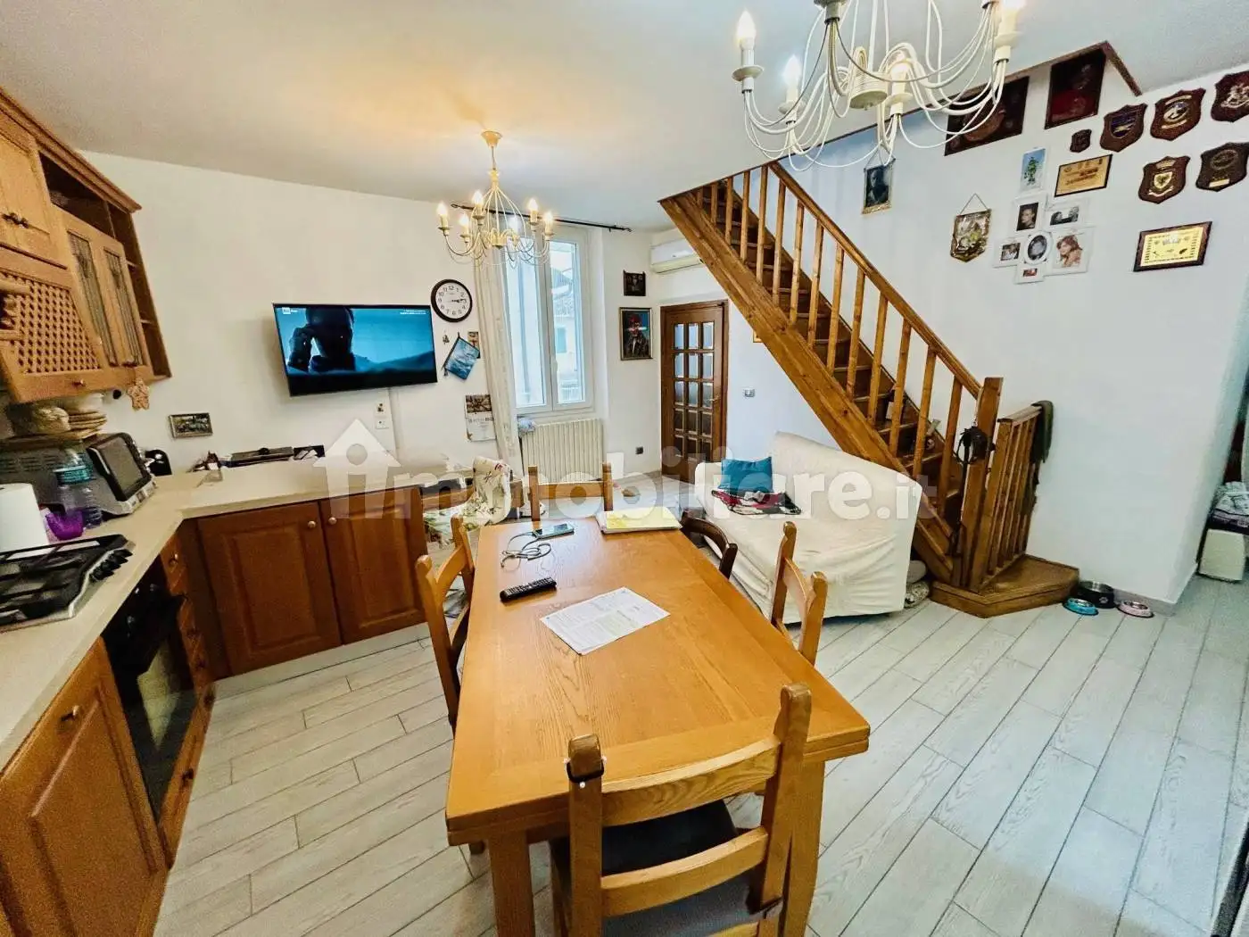 Casa indipendente in vendita a Campi Bisenzio