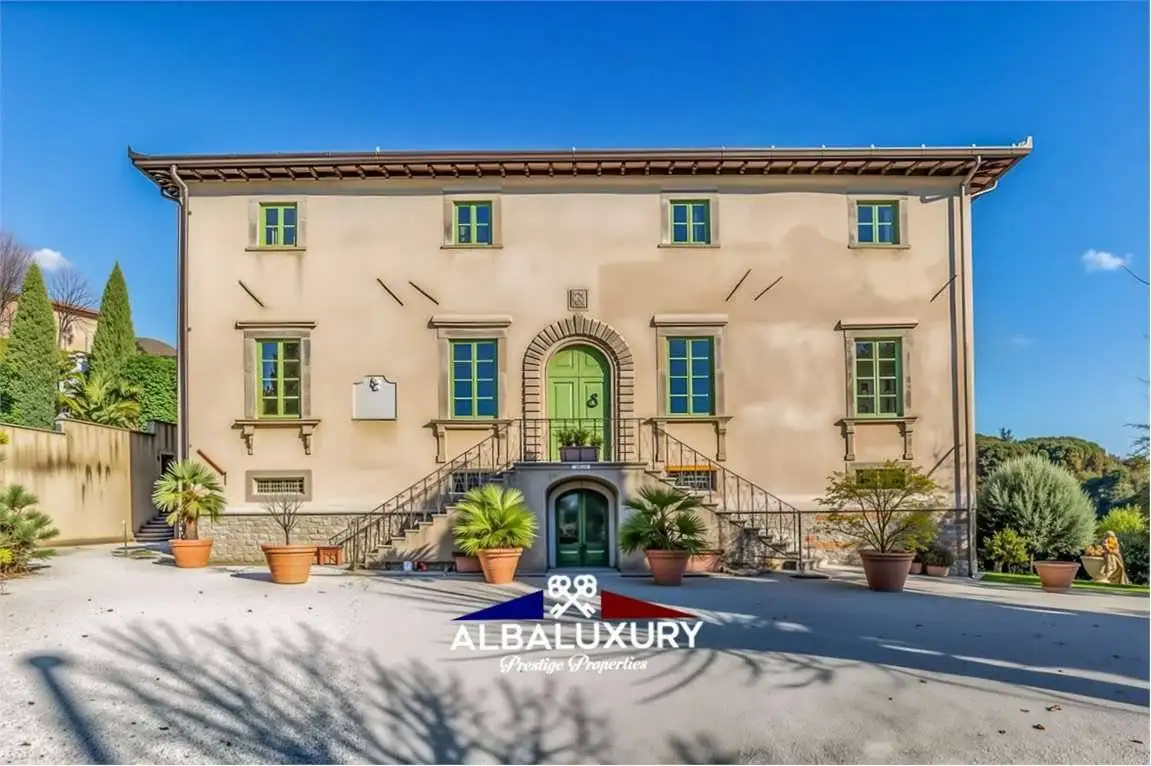 Villa in vendita a Lucca