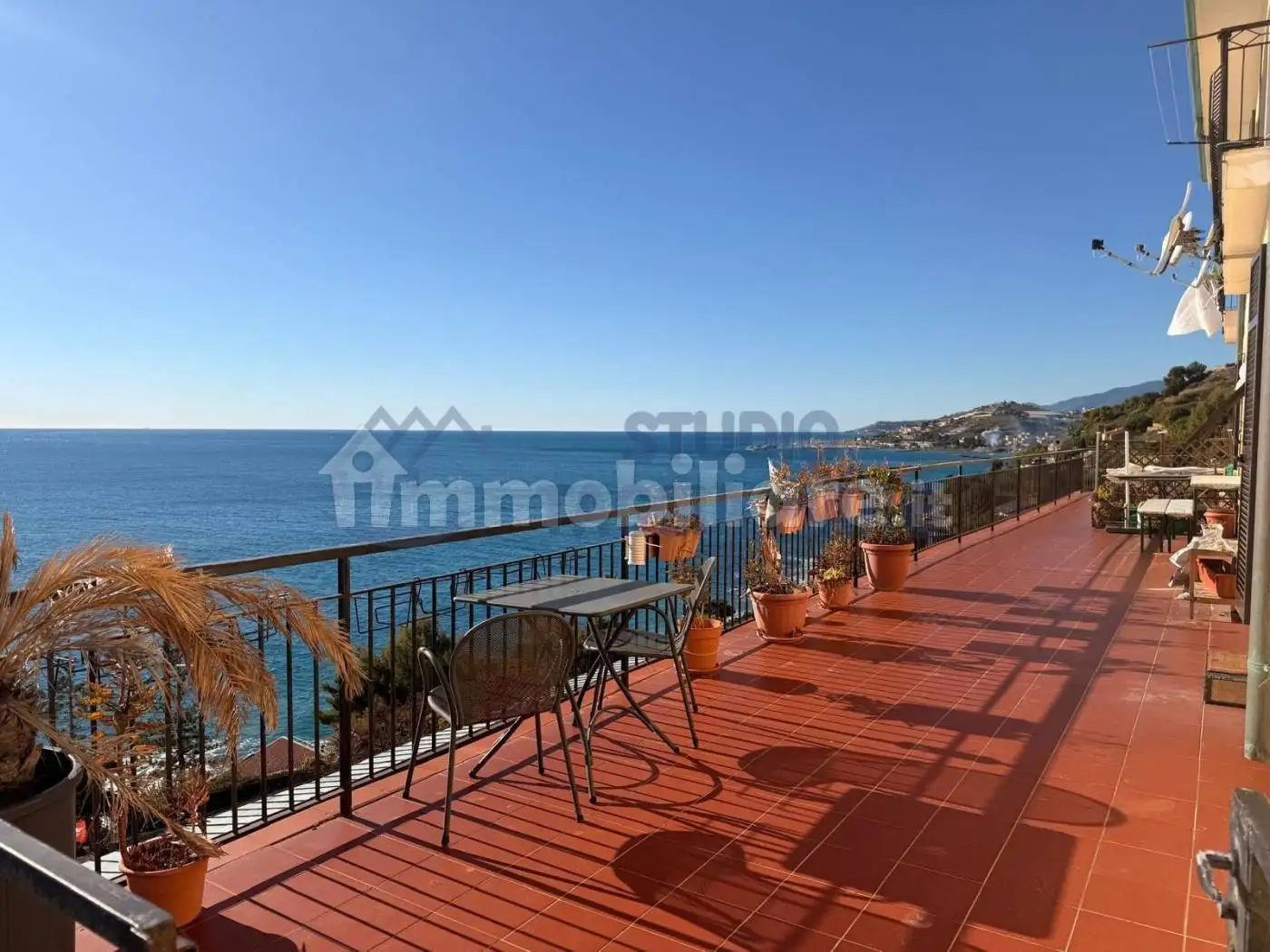 Appartamento in vendita a Cipressa