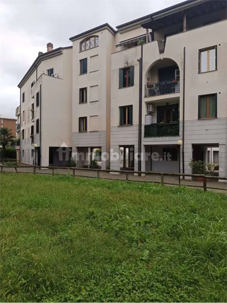 Quadrilocale via Montello, 6, Centro, Muggiò - foto 2