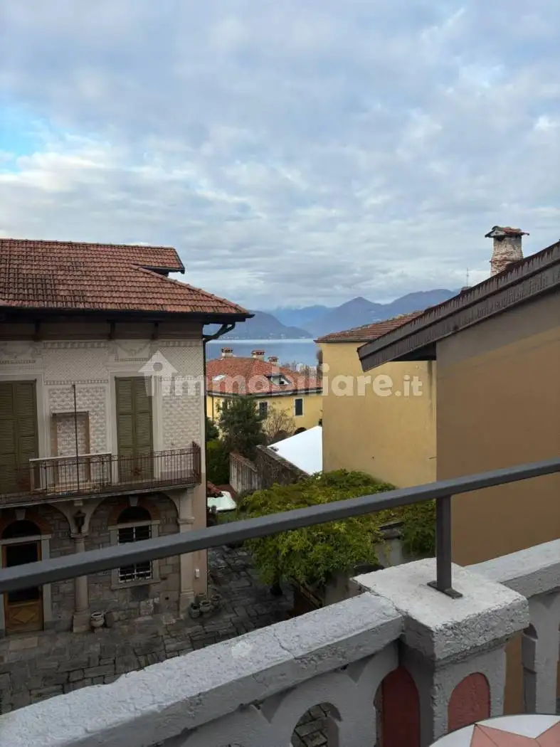 Appartamento in vendita a Porto Valtravaglia