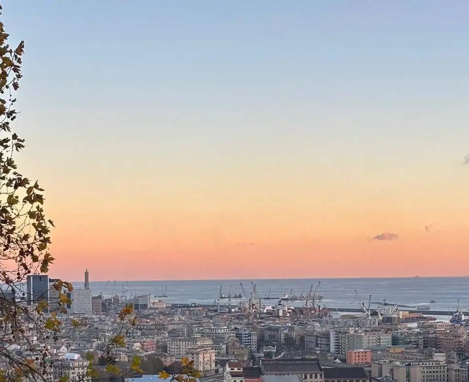 Appartamento in vendita a Genova