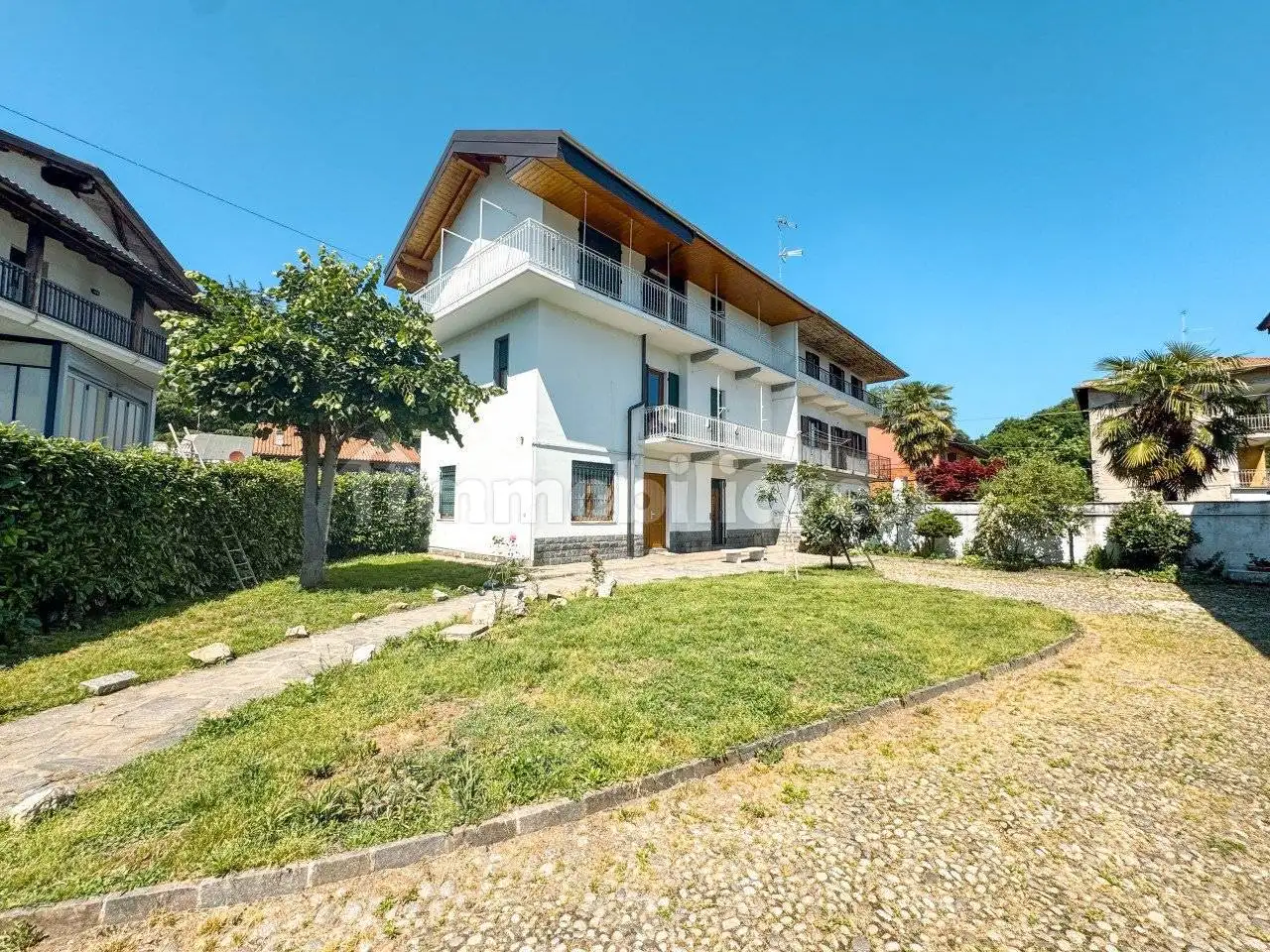 Villa in vendita a Borgomanero