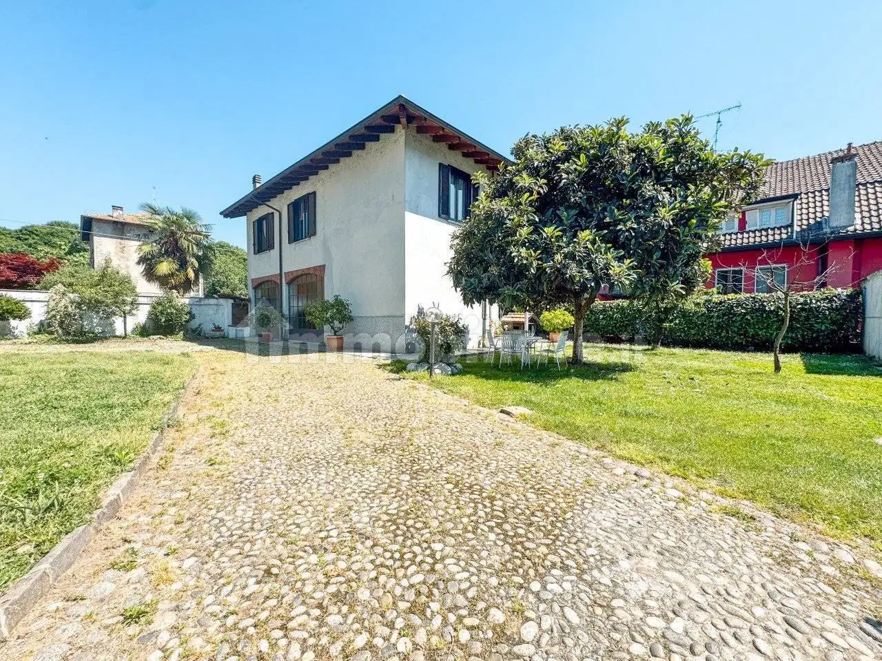 Villa bifamiliare via Cureggio 26, Centro, Borgomanero - foto 2