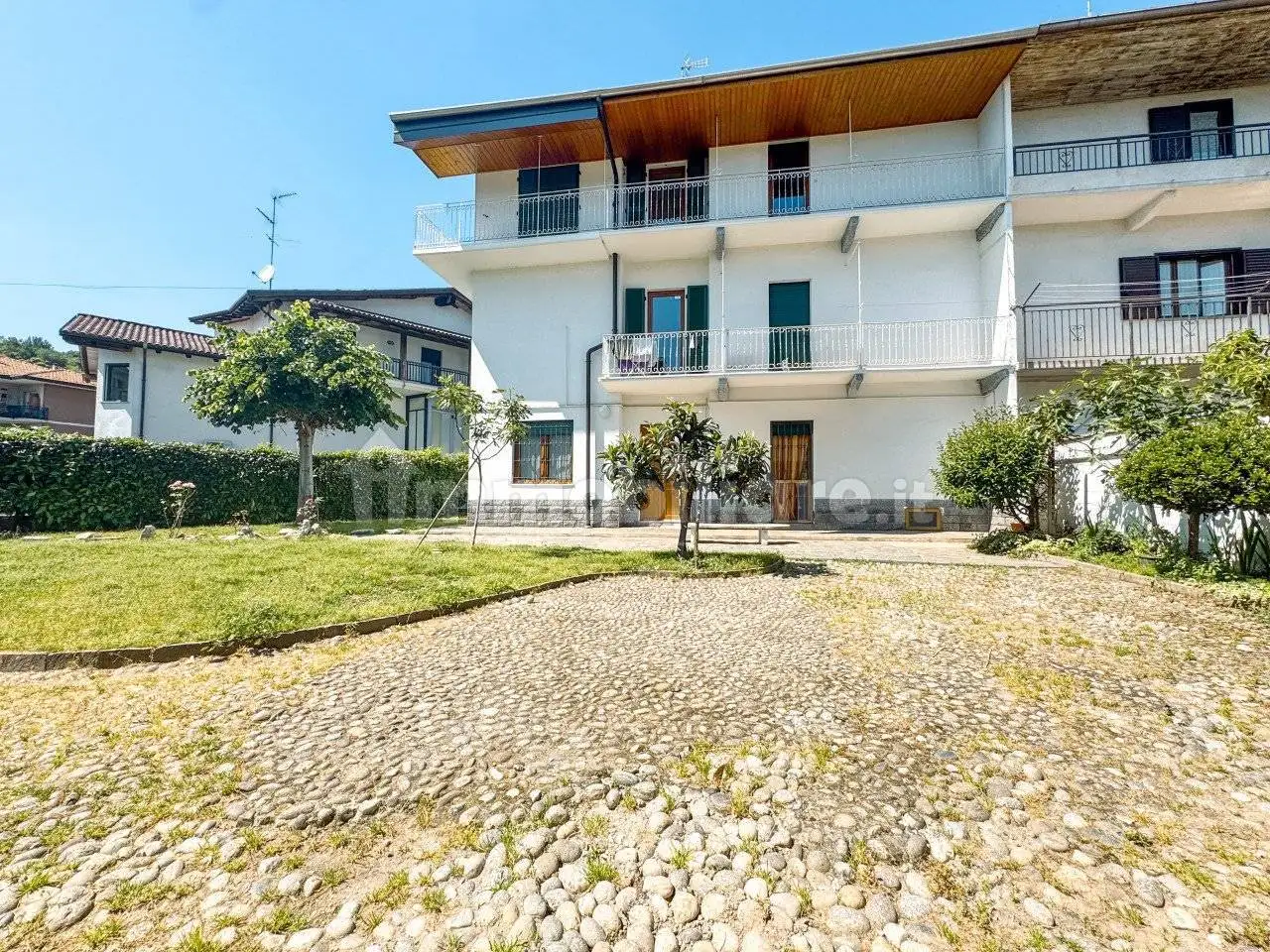 Villa bifamiliare via Cureggio 26, Centro, Borgomanero - foto 4
