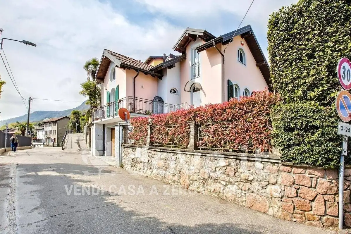 Villa unifamiliare via Federico Motta 8, Centro, Brusimpiano - foto 2