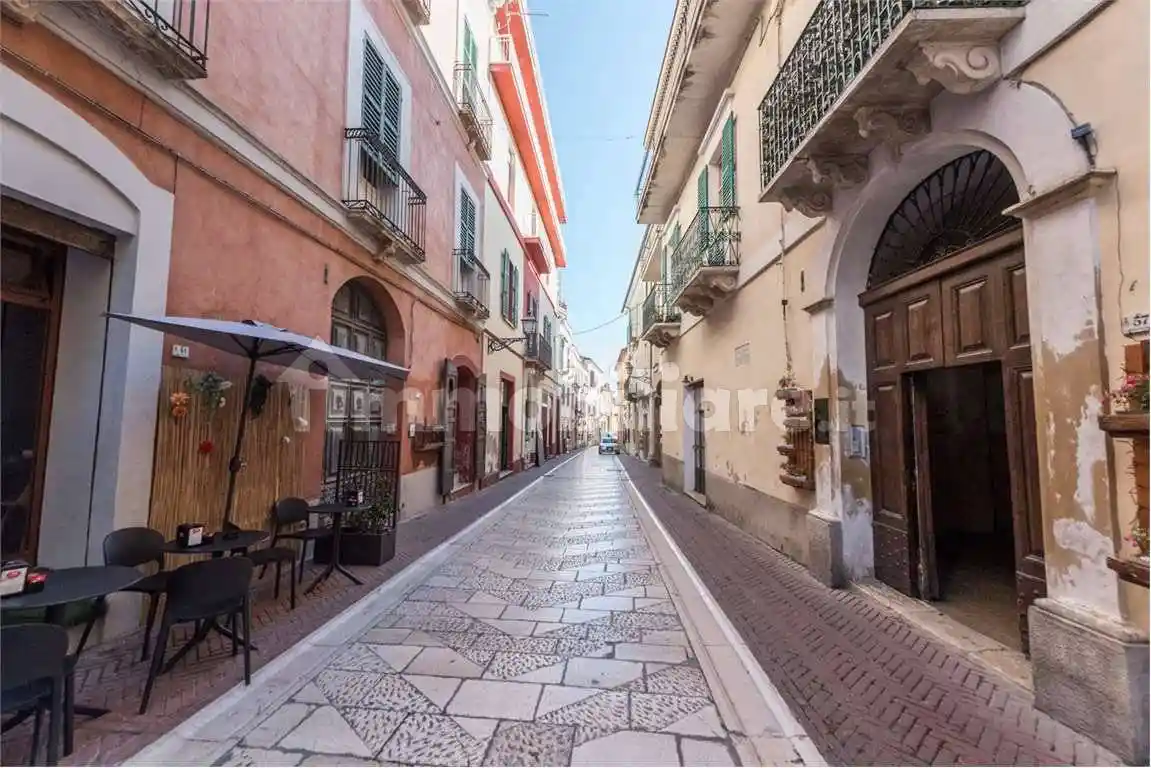 Trilocale corso Vittorio Emanuele, 18, Centro, Città Sant'Angelo - foto 2