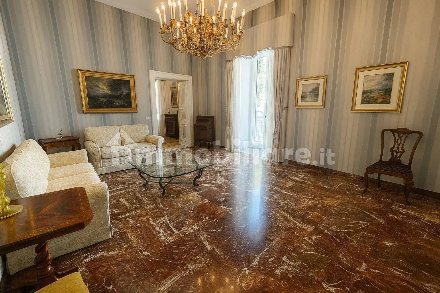 Appartamento in affitto a Napoli