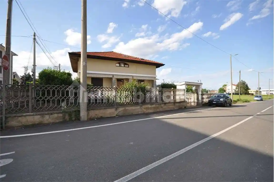 Villa bifamiliare, da ristrutturare, 265 m², Druento - foto 2