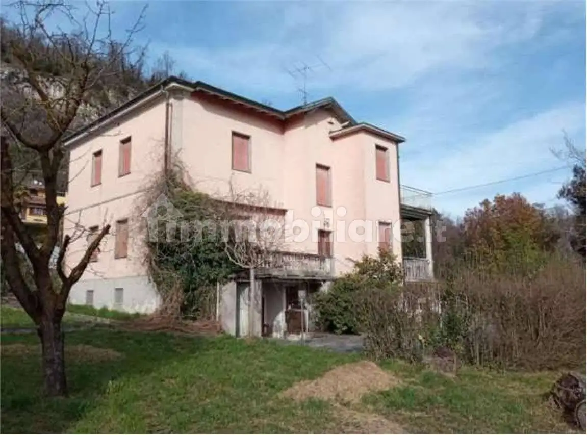 Appartamento in asta a Sangiano