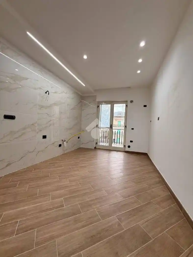 Trilocale via mennella 10, Centro, Casalnuovo di Napoli - foto 4