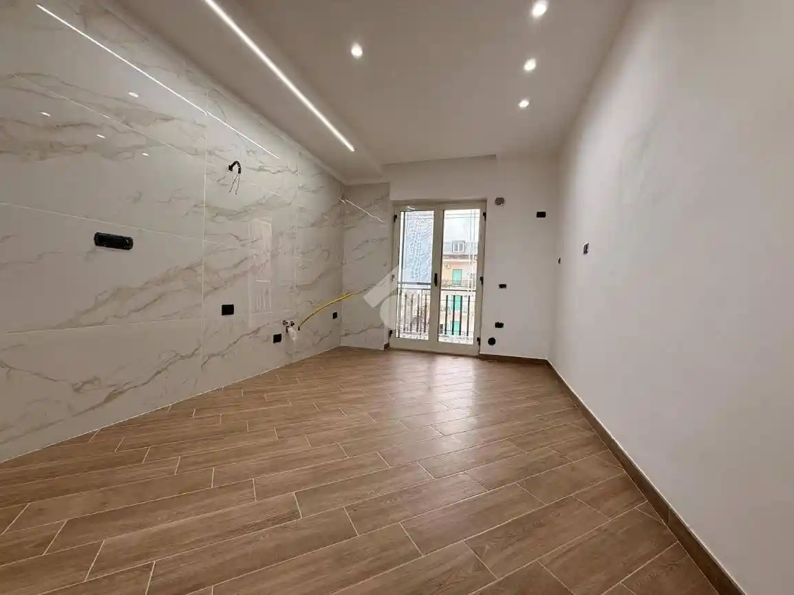 Trilocale via mennella 10, Centro, Casalnuovo di Napoli - foto 5