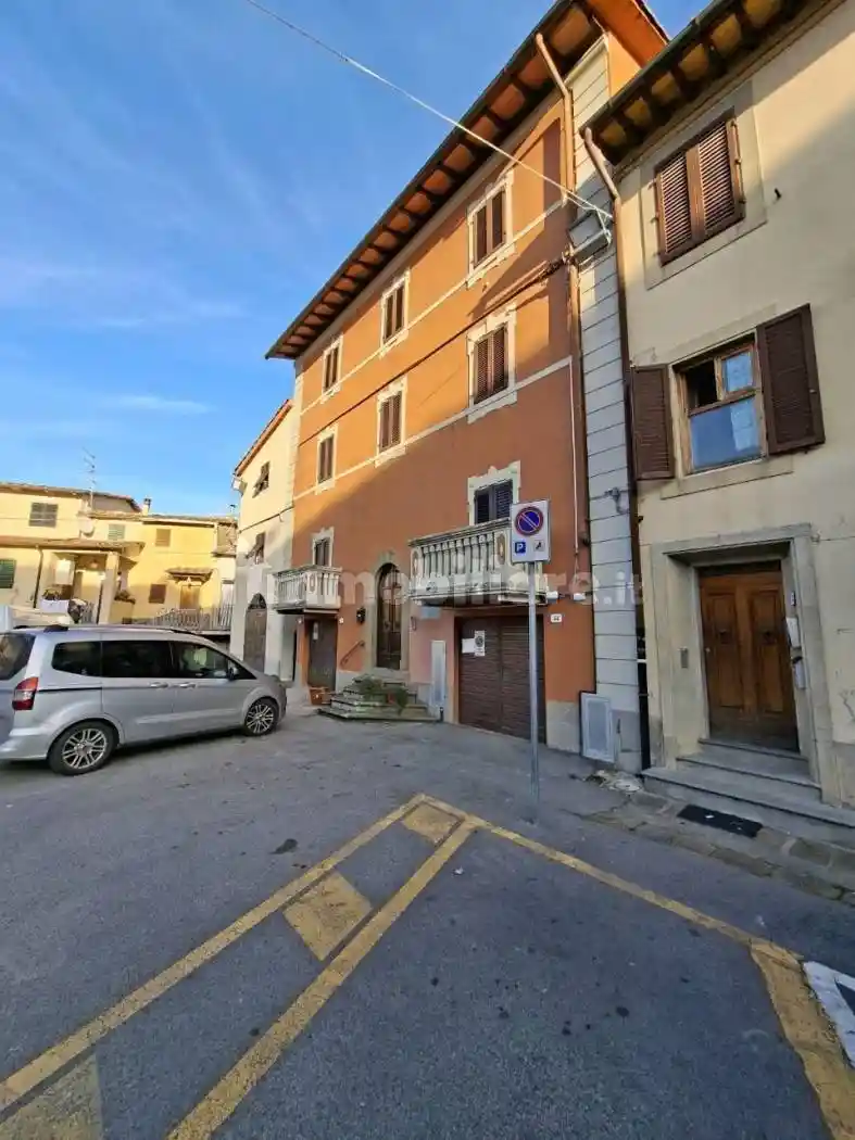 Appartamento in vendita a Bucine