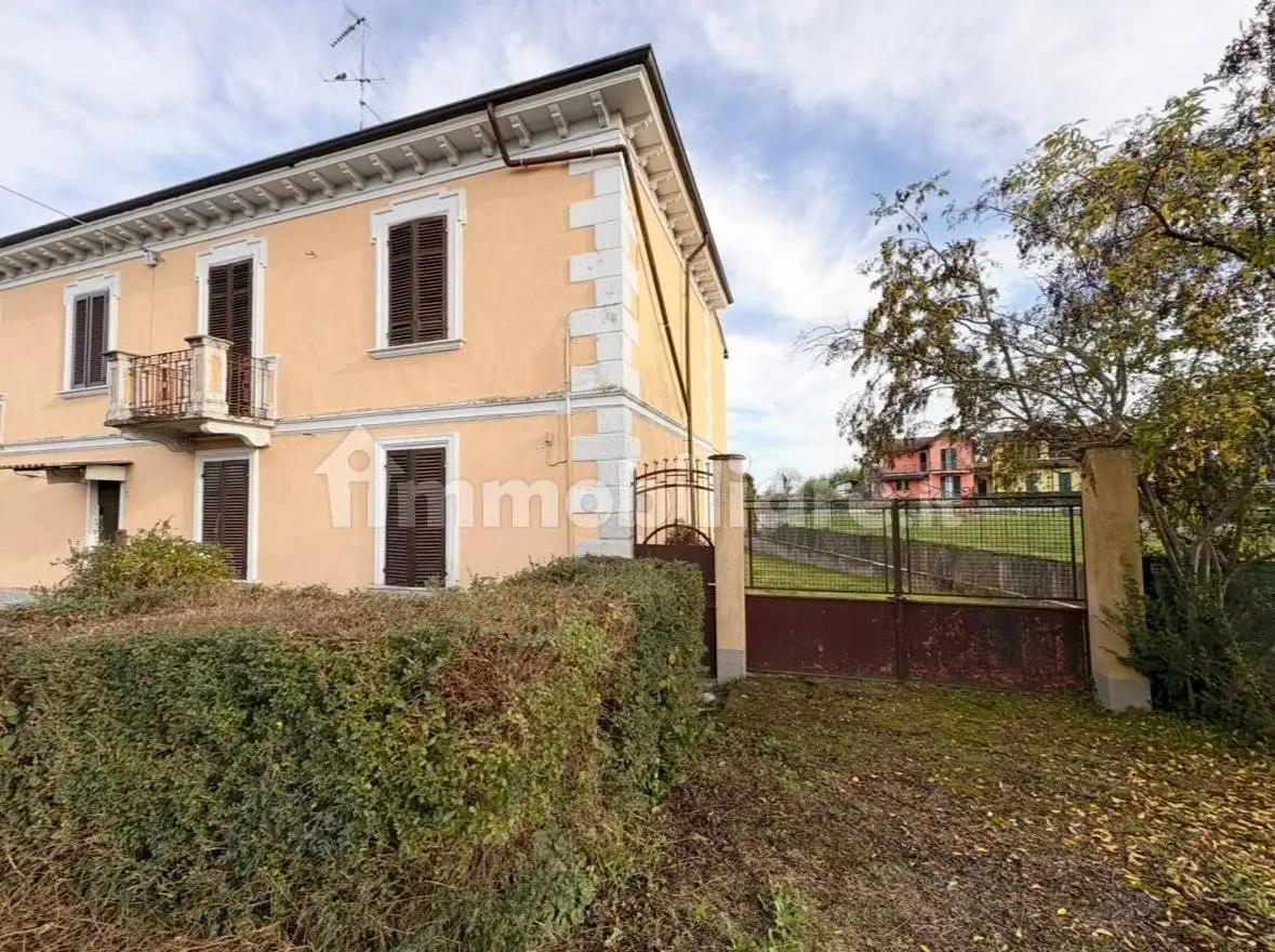 Villa in vendita a Villanova Monferrato