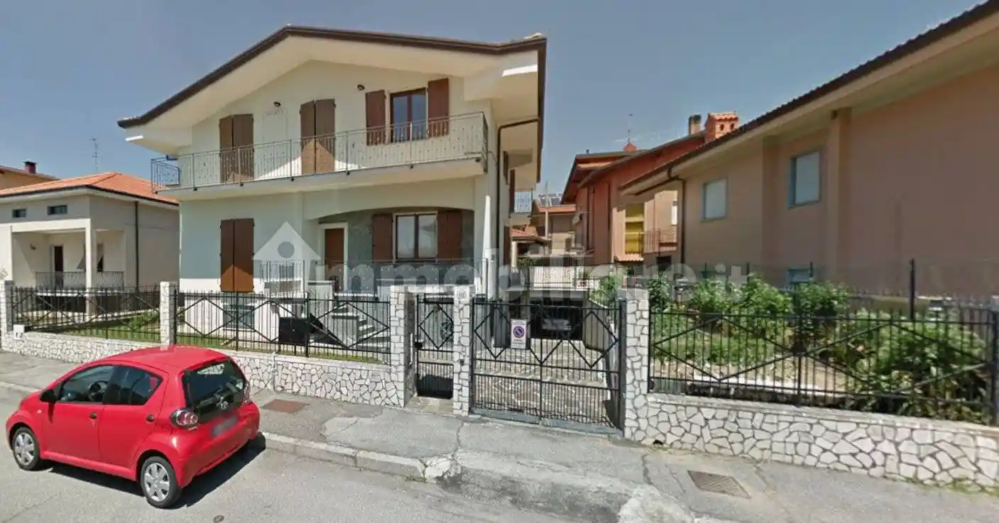 Appartamento in vendita a Calusco d'Adda