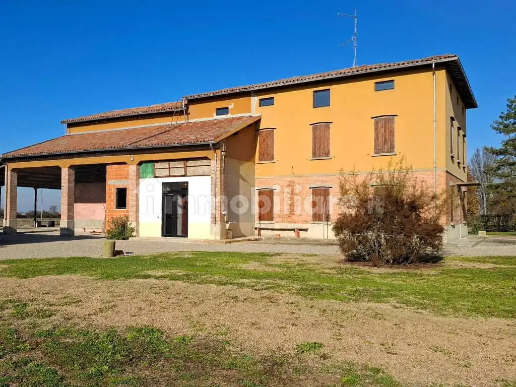 Rustico - Casale in vendita a Torrile