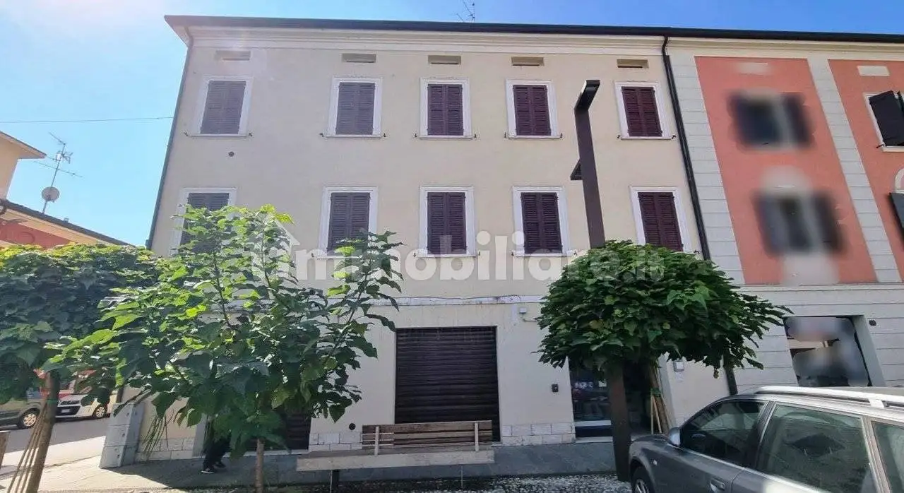 Palazzo - Edificio in vendita a Novi di Modena